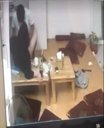clip-may-mua-quan-cafe-2